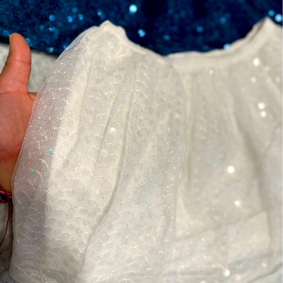 Bundle of tutus Oshkosh size 5 , crazy 8 size 4 - Picture 3 of 7